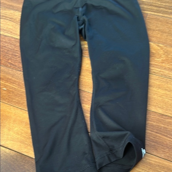 Skechers Black Leggings with Cropped Length and Wide Waistband - Picture 5 of 5